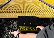 Le passage à niveau en résine SWISSCROSS présenté au SIFER 2023.
