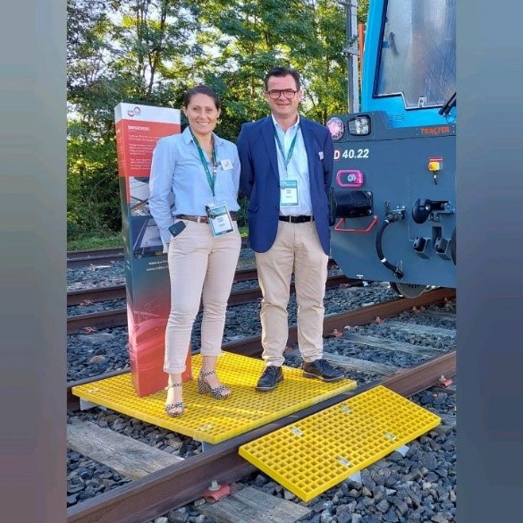 Kristell LAUTRU & Thierry GERME sur le passage de voie SWISSCROSS